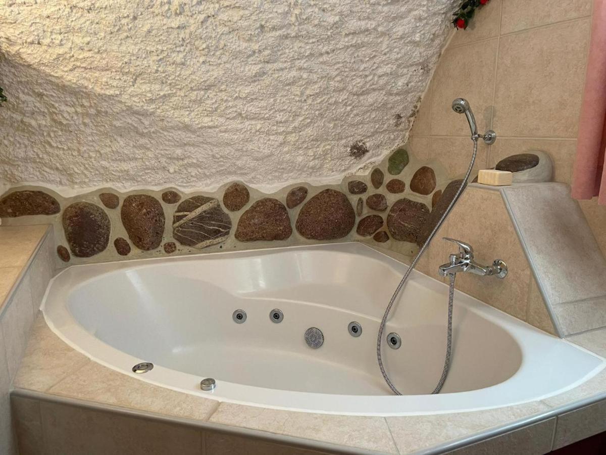 Casa Job - Gasthaus - Sauna, Whirlpool - Trun Bagian luar foto