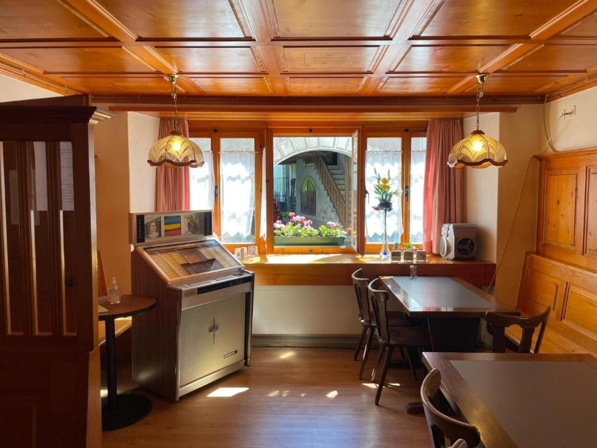 Casa Job - Gasthaus - Sauna, Whirlpool - Trun Bagian luar foto