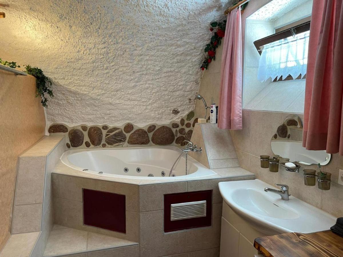 Casa Job - Gasthaus - Sauna, Whirlpool - Trun Ruang foto