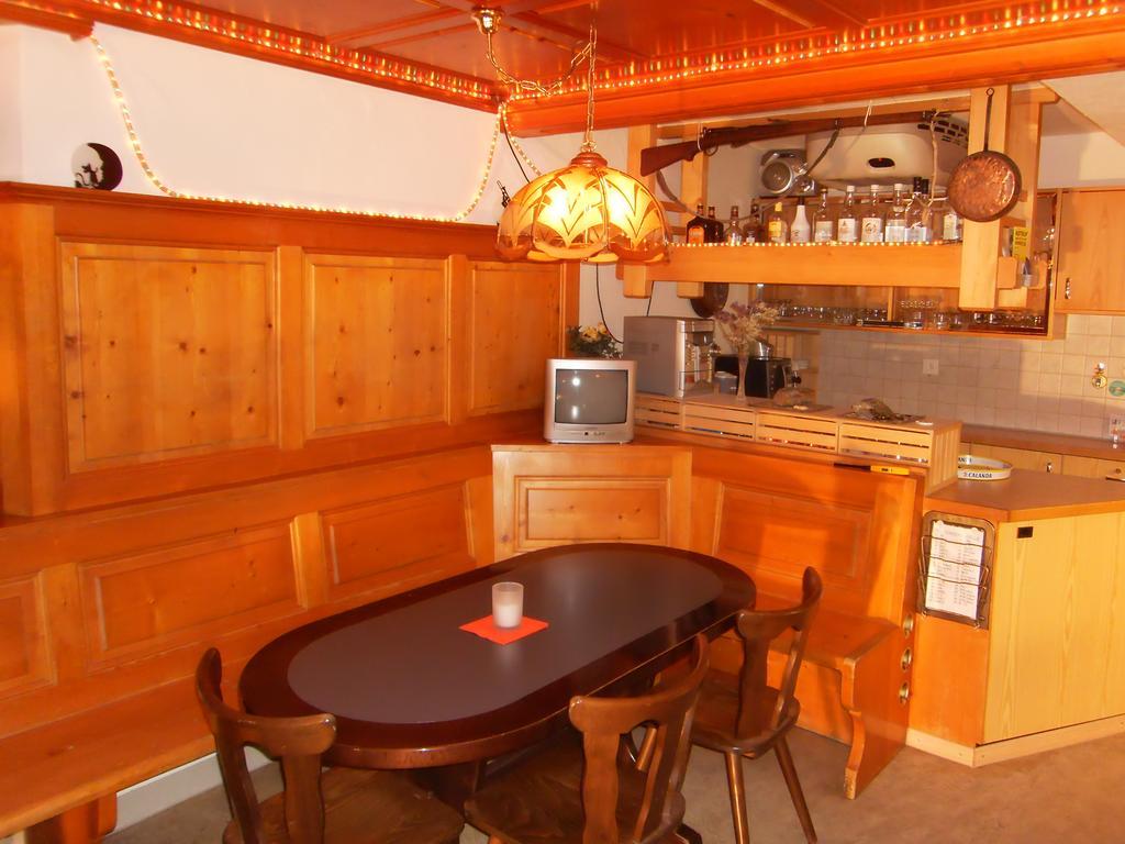 Casa Job - Gasthaus - Sauna, Whirlpool - Trun Bagian luar foto
