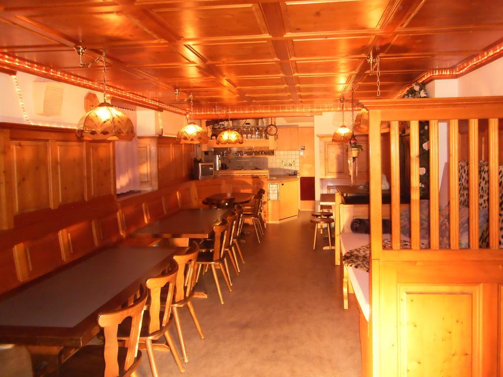Casa Job - Gasthaus - Sauna, Whirlpool - Trun Bagian luar foto