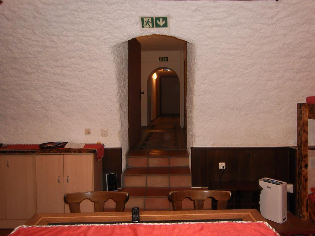 Casa Job - Gasthaus - Sauna, Whirlpool - Trun Bagian luar foto