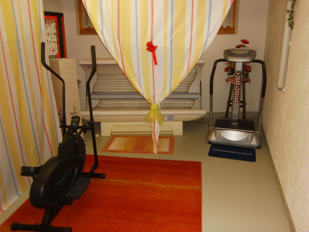 Casa Job - Gasthaus - Sauna, Whirlpool - Trun Bagian luar foto