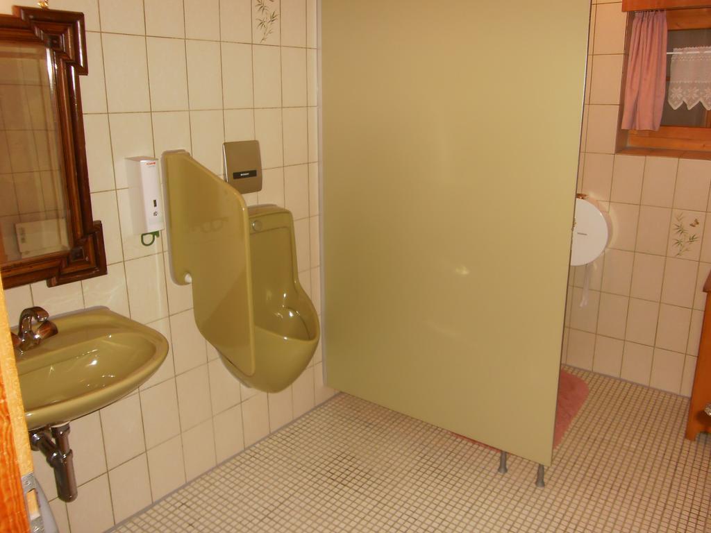 Casa Job - Gasthaus - Sauna, Whirlpool - Trun Bagian luar foto