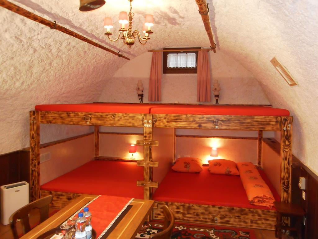 Casa Job - Gasthaus - Sauna, Whirlpool - Trun Bagian luar foto